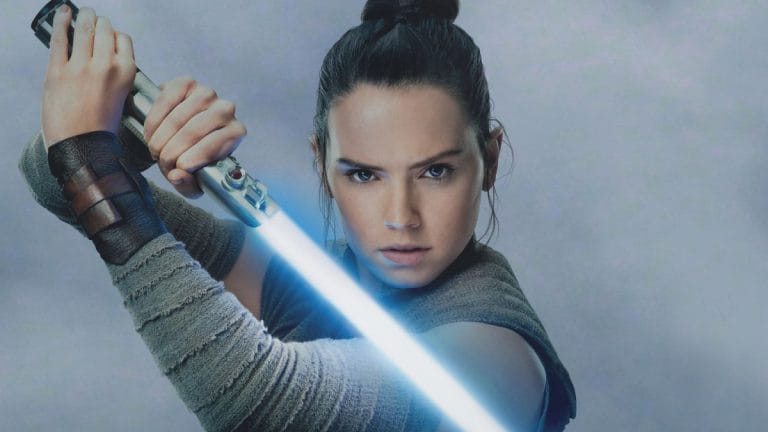 Star Wars terá nova trilogia escrita por Simon Kinberg e cinco filmes. Rey reconstruirá os Jedi, a origem da ordem será explorada, Mandalorian & Grogu continuarão, e haverá um filme conectando as séries do Disney+ e outro após A Ascensão Skywalker.