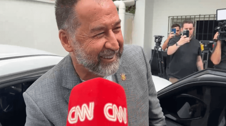 "Mano critica política do Corinthians e chama de 'esgoto'"