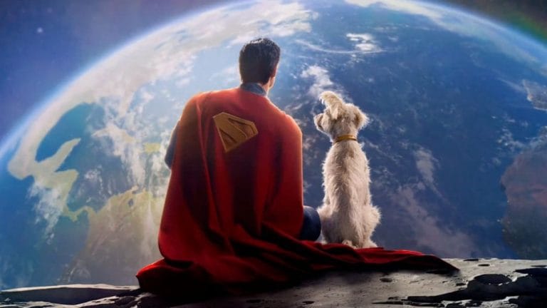 A DC Studios lançou uma prévia estendida de *Superman*, com cenas inéditas, incluindo a Fortaleza da Solidão. Dirigido por James Gunn, o filme explora a dualidade do herói e marca o novo Universo DC. Estreia em 11 de julho. (Fonte: Nebulosa Pop)