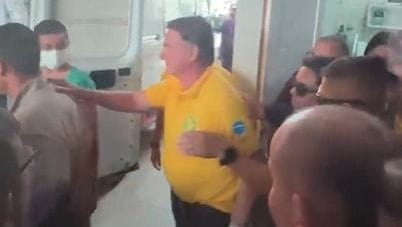 Bolsonaro passa mal e é sedado para exames em RN