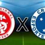 Internacional e Cruzeiro se enfrentam no Brasileirão no domingo, às 18h30, no Beira-Rio, transmitido pelo Premiere. O Inter busca a primeira vitória com Valencia, enquanto o Cruzeiro, após derrota na Sul-Americana, aposta em Gabigol e Dudu. Jogo decisivo para ambas as equipes.