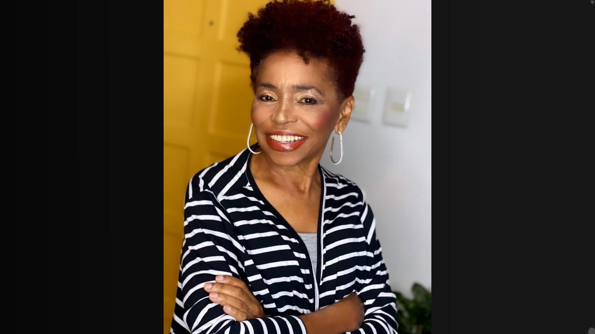 Wanda Chase, jornalista e ativista negra, faleceu em Salvador após complicações cirúrgicas. Com 27 anos na TV Bahia e 45 prêmios, destacou-se na cobertura da cultura negra. Recebeu títulos honoríficos e deixou legado como referência no jornalismo e na luta racial, sendo homenageada por personalidades e instituições.