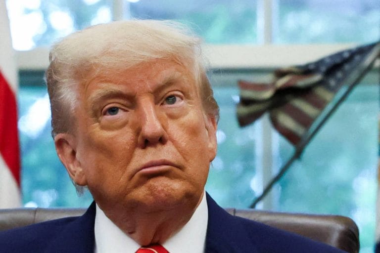 Trump propõe tarifa de 80% sobre China antes de negociações