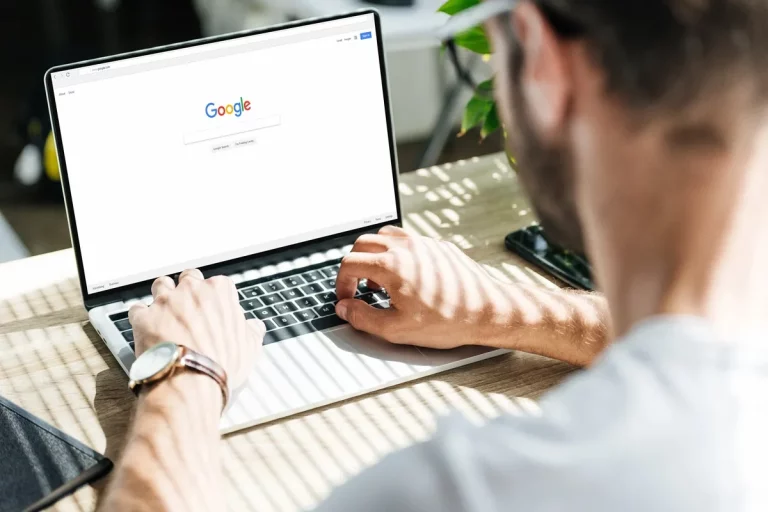 IA do Google reduz cliques em sites e preocupa veículos de mídia