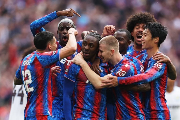 Crystal Palace x Nottingham Forest: onde assistir ao vivo hoje