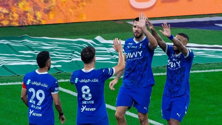 Al-Hilal vence Al-Orobah e adia título do Al-Ittihad na Arábia