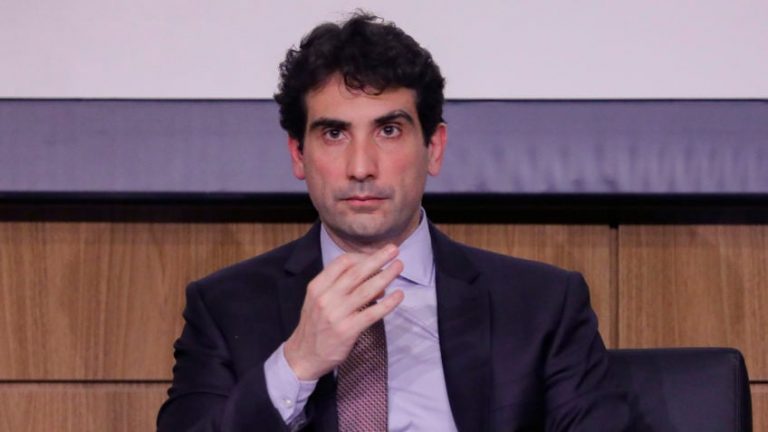 BC prevê Selic alta por longo período para conter inflação