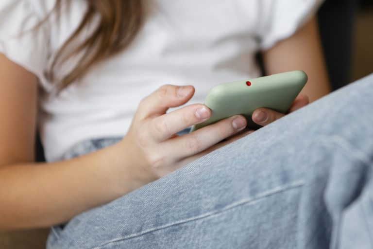Geração Z redefine abreviações populares entre millennials