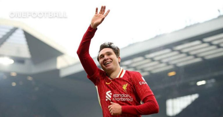 Chiesa estreia como titular do Liverpool na Premier League