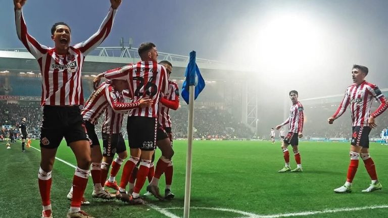 Sheffield United e Sunderland disputam final bilionária na Championship