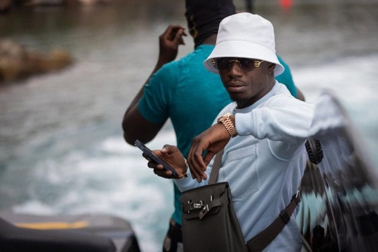 Rapper francês Werenoi morre aos 31 anos antes de show