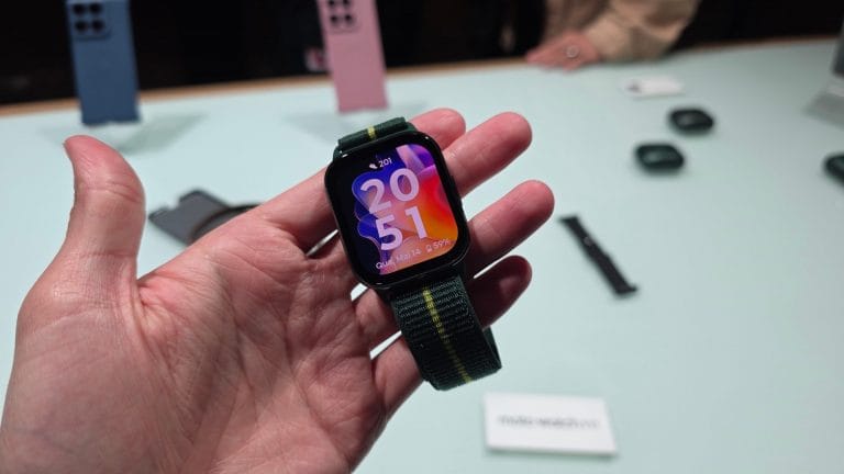 Motorola lança Watch Fit e Buds Loop no Brasil com bateria longa
