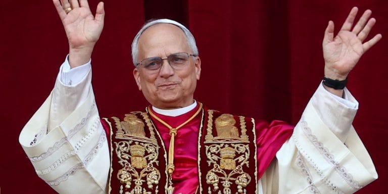 Papa Leão XIV: trajetória do sucessor de Francisco no Vaticano
