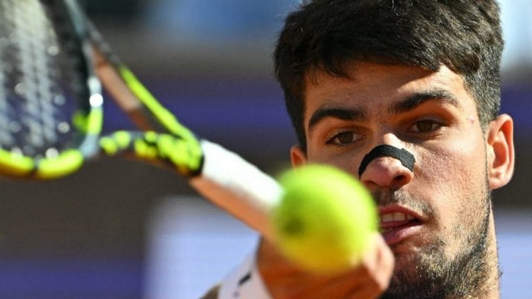 Alcaraz chega à final inédita em Roma e iguala marca de Edberg