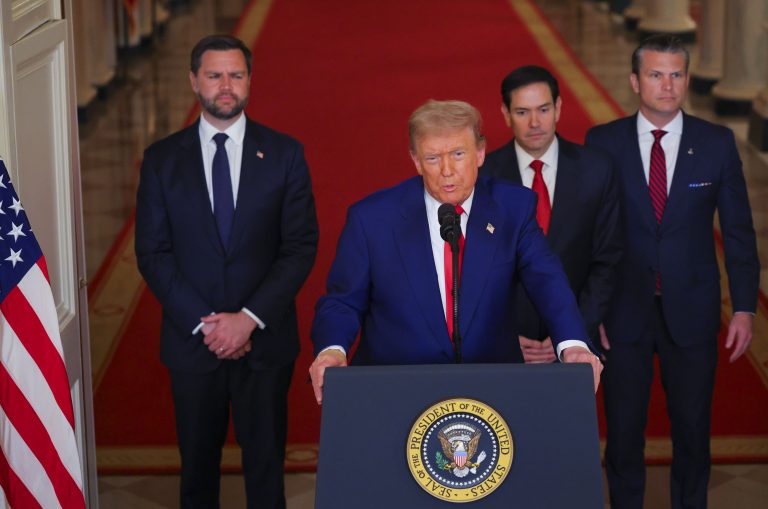 Trump anuncia cessar-fogo entre Israel e Irã: “Por favor, não violem”