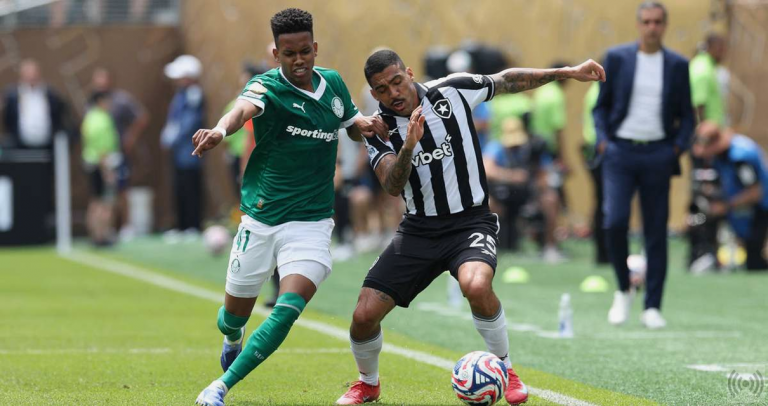 Palmeiras vence Botafogo na prorrogação e avança na Copa de Clubes
