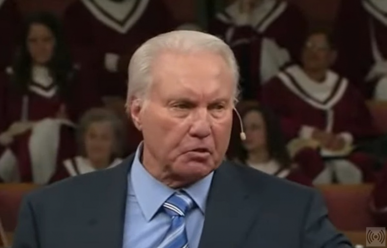 Jimmy Swaggart, pastor pioneiro na TV, morre aos 90 anos