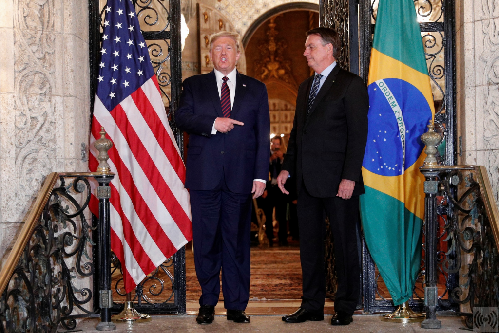 Trump defende Bolsonaro em rede social e critica ação judicial